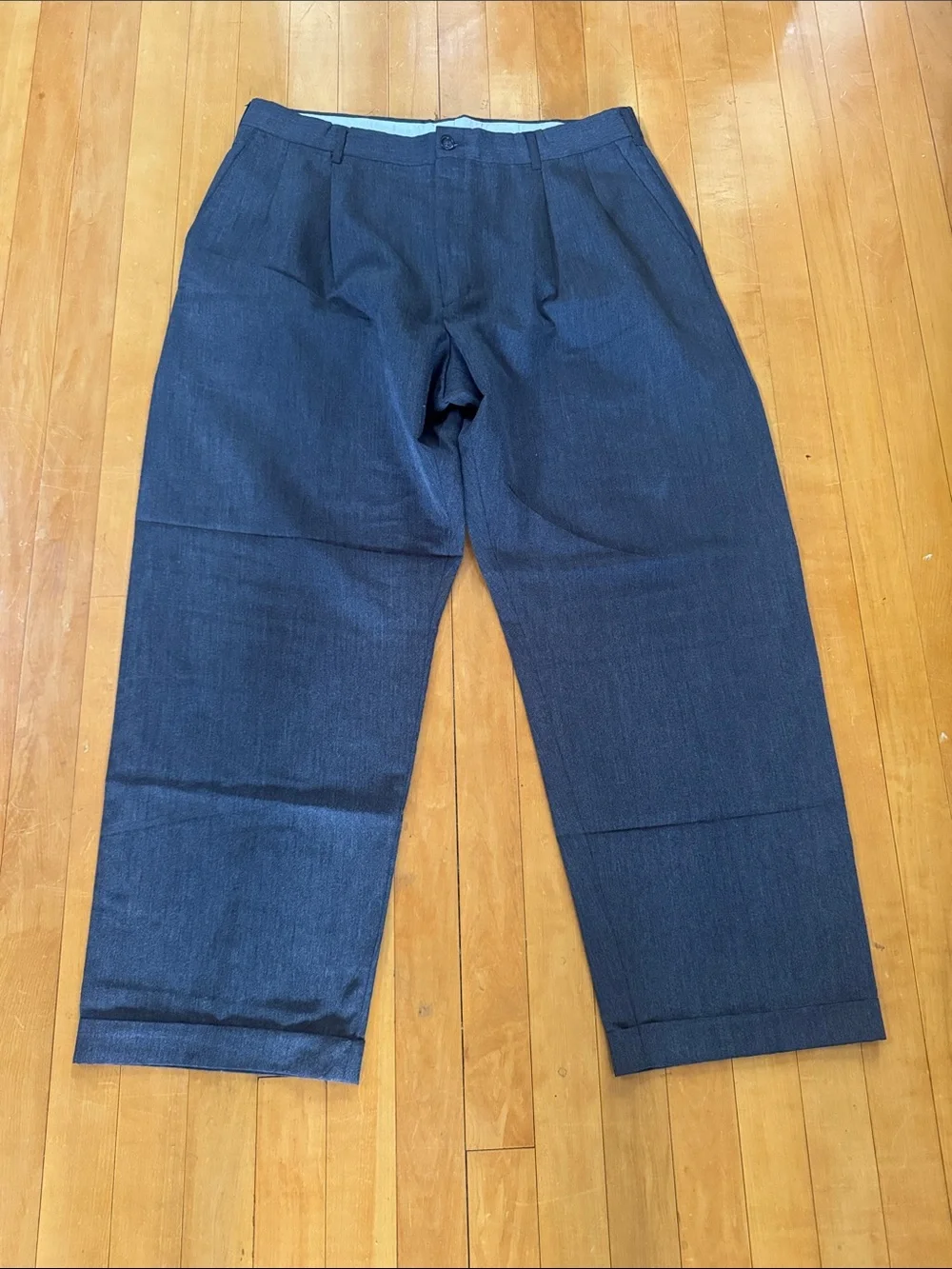 Haggar Classic Straight-Leg pleated grey Dress Pants men’s 36x30
